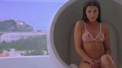 战斗民族性感美妞也沦陷了，也要品尝一下黑屌的滋味